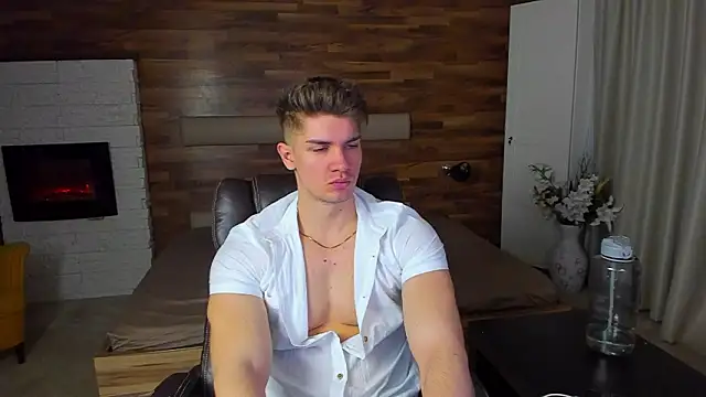 MaxKaiden online show from March 12, 6:10 am