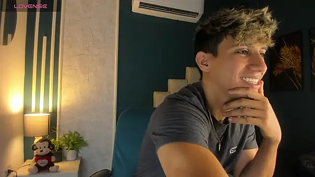 Allex Cano online show from March 11, 3:26 am