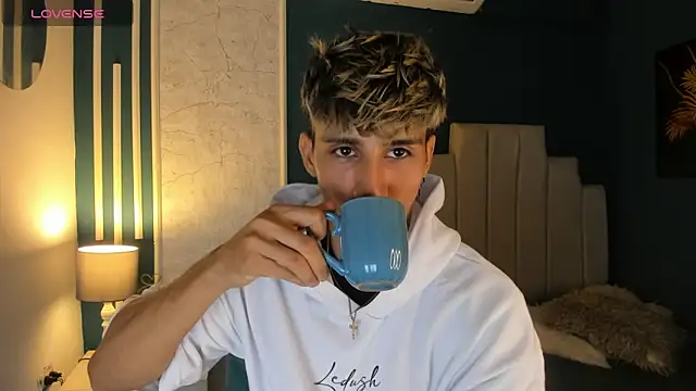 Allex Cano online show from March 5, 3:08 am