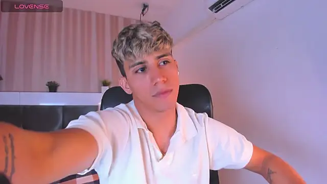 Allex Cano online show from February 24, 1:10 pm