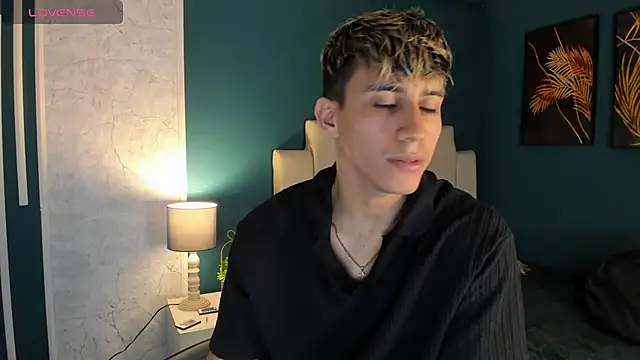 Allex Cano online show from March 3, 3:06 am