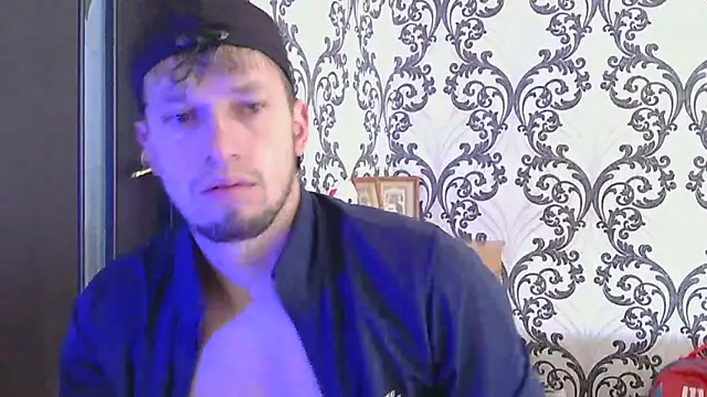 Snapshot of frama666 chatting on October 4, 7:57 am frama666 online show from October 4, 7:57 am