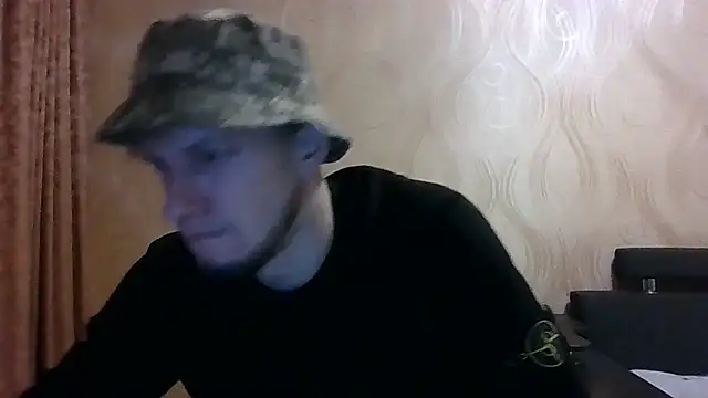 Snapshot of frama666 chatting on October 16, 12:29 am frama666 online show from October 16, 12:29 am