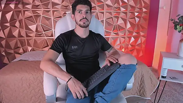 Snapshot of AlejandroStormm chatting on March 16, 8:21 pm AlejandroStormm online show from March 16, 8:21 pm