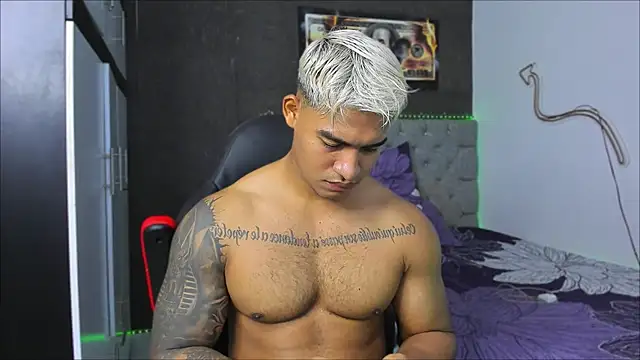 luigi hot  online show from February 3, 3:48 am