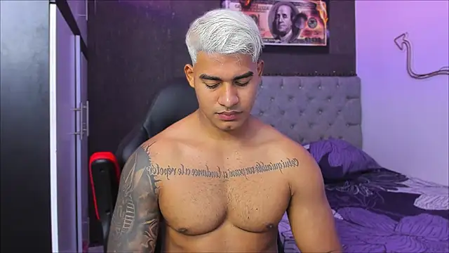 luigi hot  online show from January 17, 4:04 am