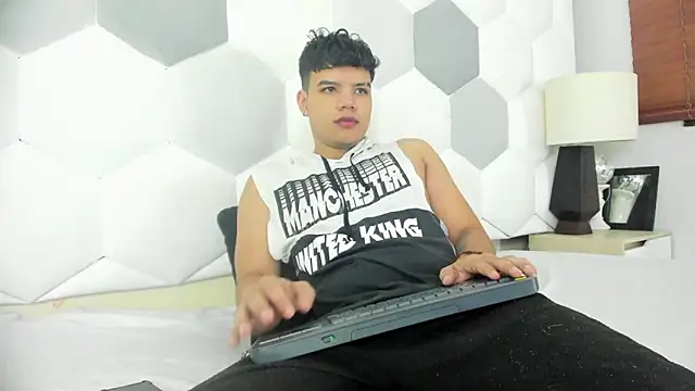 Axel Forte online show from April 9, 1:28 pm