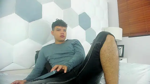 Axel Forte online show from April 22, 2:00 pm