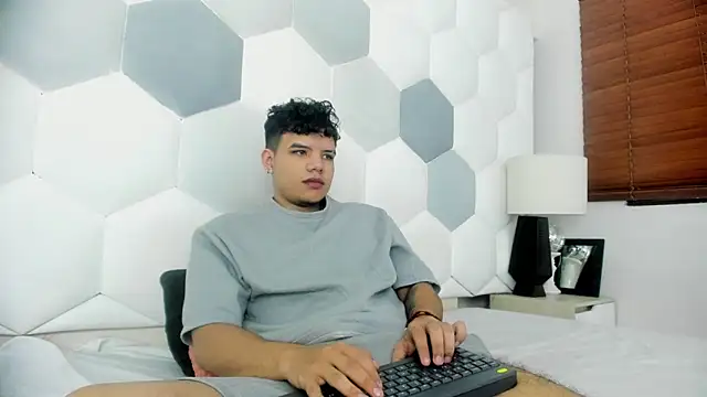 Axel Forte online show from April 10, 2:02 pm