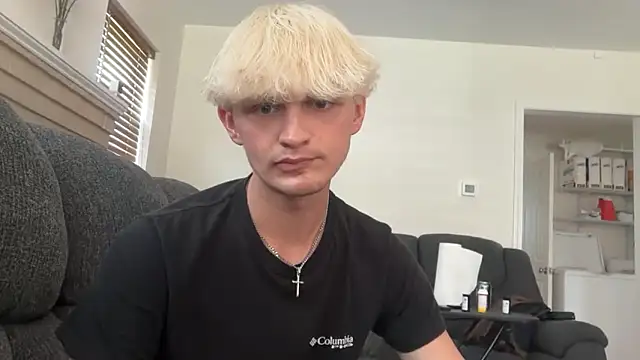 ryancar12 online show from March 12, 5:53 pm