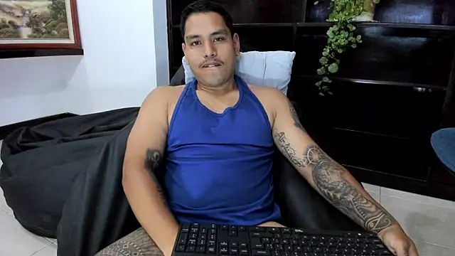 Snapshot of maxflurry_ chatting on March 21, 10:28 am maxflurry online show from March 21, 10:28 am