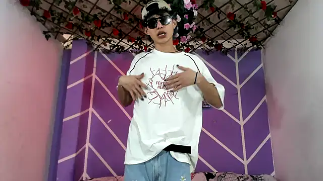 Maxxi hot23 online show from September 14, 7:27 pm