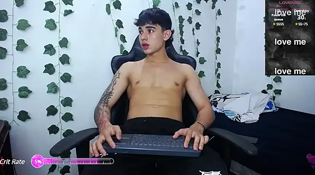 Snapshot of Noah_milleer chatting on March 14, 10:47 pm Noah milleer online show from March 14, 10:47 pm