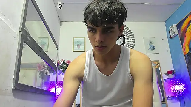 Snapshot of heiker_ chatting on March 18, 2:08 am heiker online show from March 18, 2:08 am