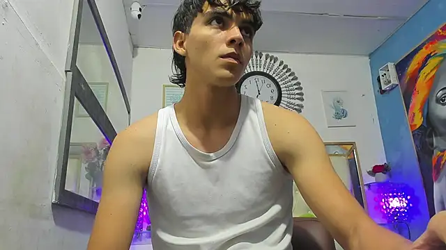 Snapshot of heiker_ chatting on March 19, 2:16 am heiker online show from March 19, 2:16 am