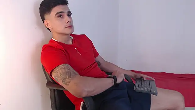 Snapshot of adam_levis17 chatting on September 19, 7:09 am adam levis17 online show from September 19, 7:09 am
