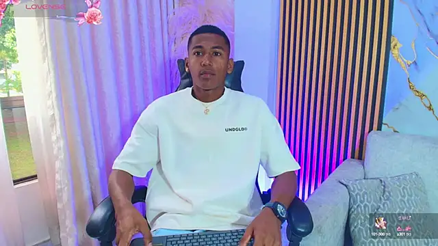 Snapshot of LexiAndDeker chatting on October 10, 3:50 pm LexiAndDeker online show from October 10, 3:50 pm