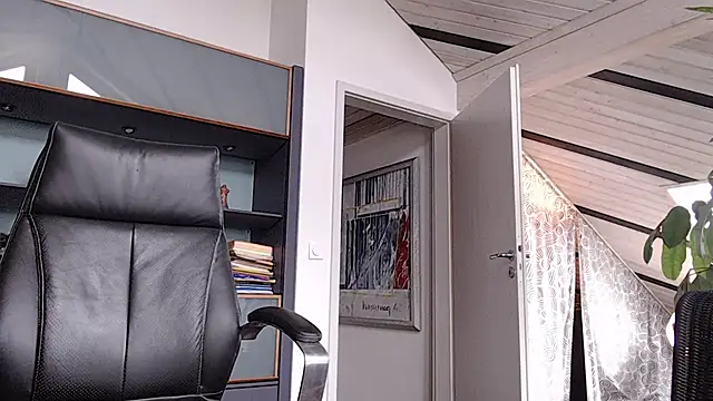 munichrubber online show from December 4, 8:23 am