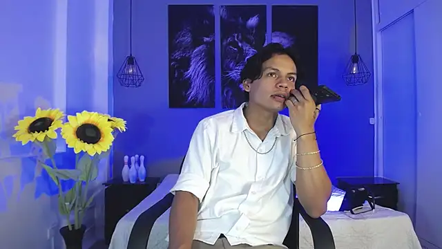 Snapshot of Draco_collins chatting on October 15, 8:49 pm Draco collins online show from October 15, 8:49 pm