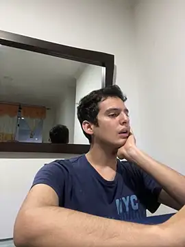 Thiagobb7 online show from November 10, 10:58 pm