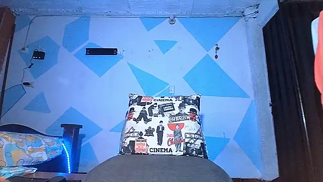 dareck 18 online show from April 24, 1:41 am