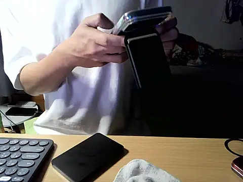 Snapshot of mak_mark92 chatting on October 14, 7:43 pm mak mark92 online show from October 14, 7:43 pm