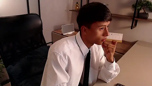 labrinthteasing online show from March 17, 7:48 pm