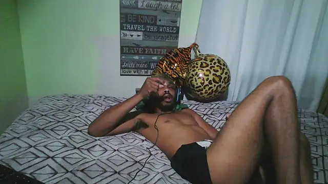 Snapshot of anthonyroth chatting on September 15, 10:44 pm anthonyroth online show from September 15, 10:44 pm