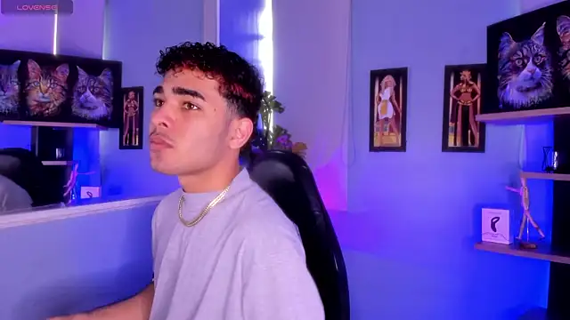 LucasCarterr  online show from November 6, 8:23 pm