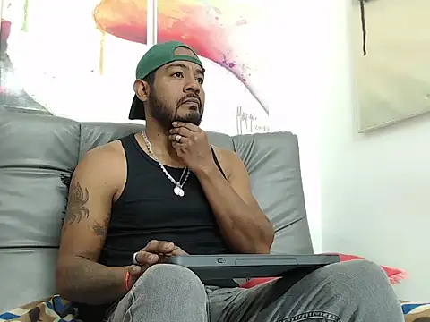 Snapshot of BladeFoxxx1 chatting on September 29, 12:46 pm BladeFoxxx1 online show from September 29, 12:46 pm