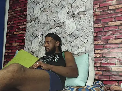 BladeFoxxx1 online show from June 4, 3:45 am