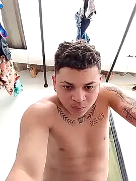Snapshot of juan_montoyasex chatting on October 11, 6:01 pm juan montoyasex online show from October 11, 6:01 pm