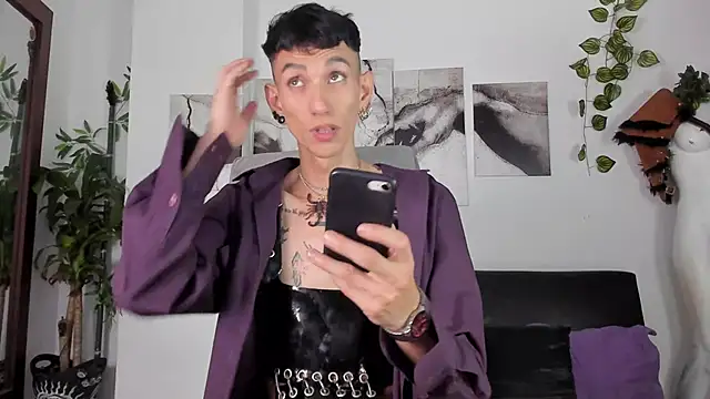 Snapshot of Giotrashy chatting on October 11, 8:13 pm Giotrashy online show from October 11, 8:13 pm