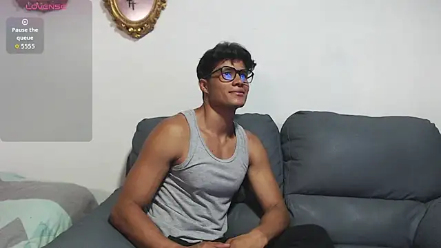 Christian Musclet4 online show from October 22, 1:59 pm