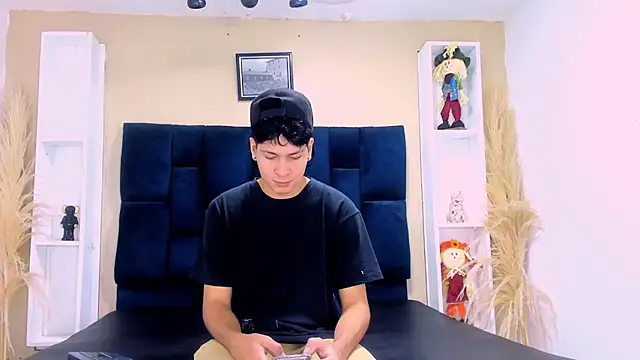 Snapshot of Jhojan_twink chatting on October 1, 12:20 pm Jhojan twink online show from October 1, 12:20 pm