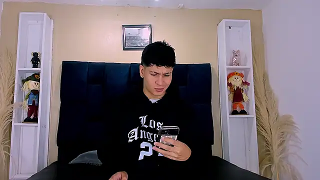 Snapshot of Jhojan_twink chatting on October 7, 12:09 pm Jhojan twink online show from October 7, 12:09 pm