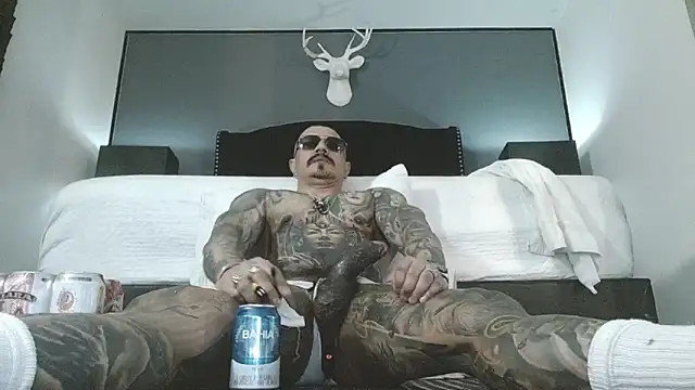 danilog515 online show from April 12, 11:38 pm