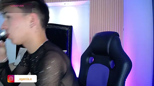 LiamWildx20 online show from April 21, 4:40 am