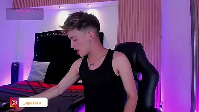 LiamWildx20 online show from April 25, 4:26 am