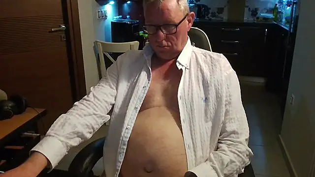 JamesBauer online show from February 28, 4:33 am