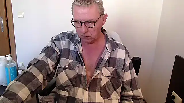 JamesBauer online show from October 19, 8:28 am