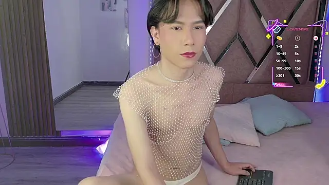 Snapshot of Ash_Femboy chatting on September 12, 9:37 pm Ash Femboy online show from September 12, 9:37 pm