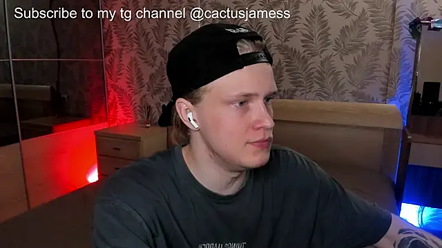 Snapshot of Cactus__James chatting on October 2, 12:36 am Cactus James online show from October 2, 12:36 am