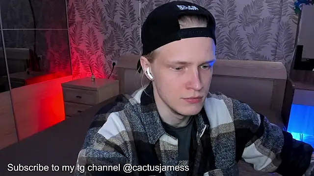 Snapshot of Cactus__James chatting on September 10, 3:54 pm Cactus James online show from September 10, 3:54 pm