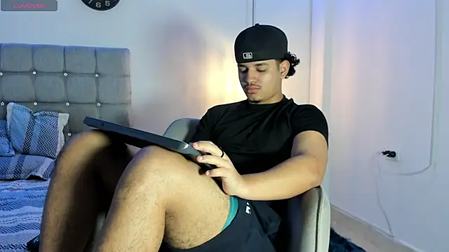 Snapshot of samxx_muscle chatting on October 15, 1:41 pm samxx muscle online show from October 15, 1:41 pm
