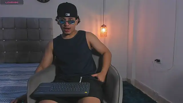 samxx muscle online show from December 15, 3:20 pm