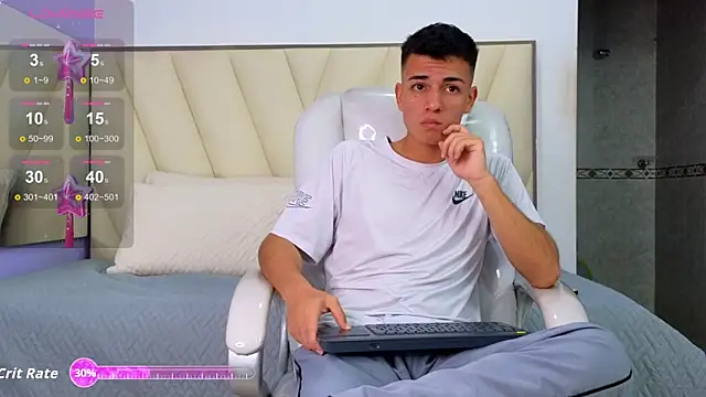 Snapshot of Hotboy21_ chatting on September 13, 3:51 am Hotboy21 online show from September 13, 3:51 am
