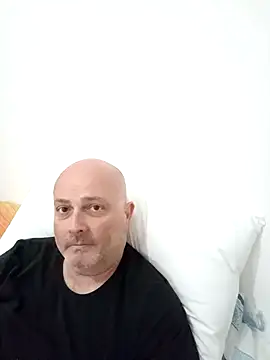 Alexis Bull online show from April 23, 1:13 pm