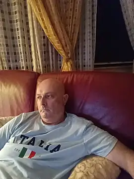 Alexis Bull online show from June 7, 11:33 pm