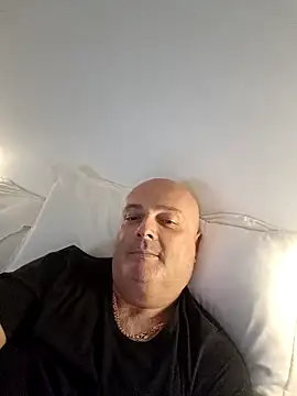 Alexis Bull online show from October 13, 10:05 pm